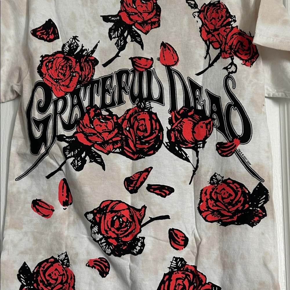 Urban Outfitters Beige Skull and Roses Tee - Picture 6 of 6